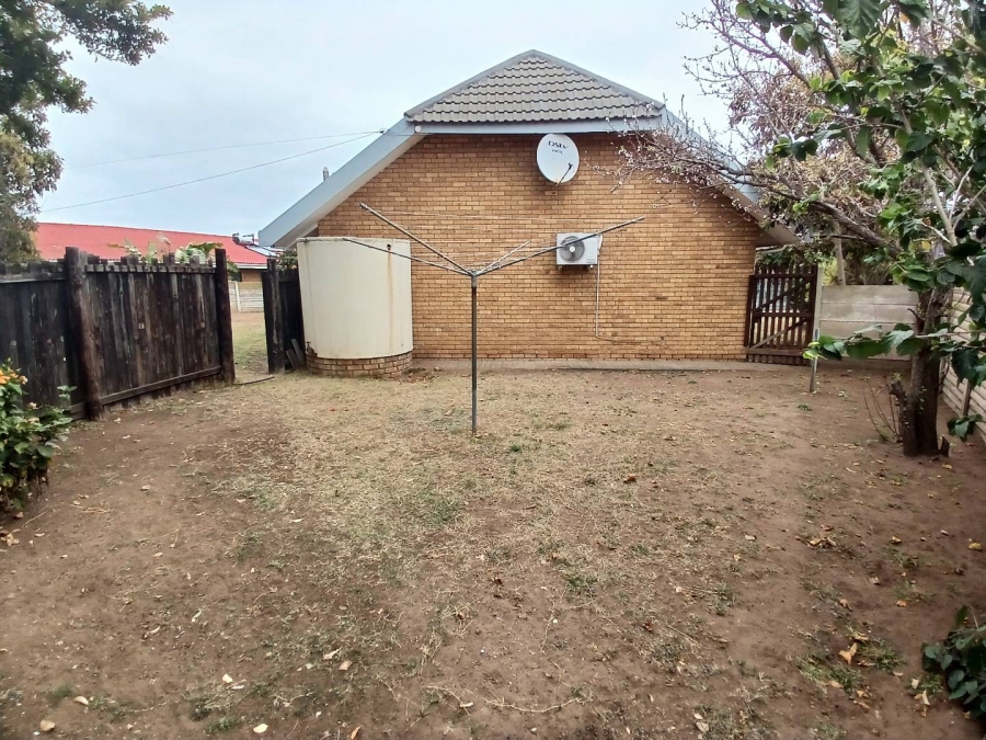 4 Bedroom Property for Sale in Hartenbos Central Western Cape